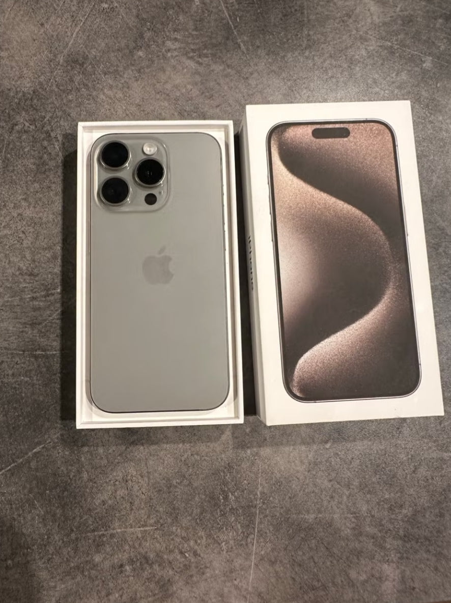 Apple iPhone 15 Pro Max 5G Smartphone Chinese/US Version Facial Recognition Function Dust Water & Scratch Resistant HD Screen Super/Fast Charging (256GB ROM) (Gray) Smartphone smp