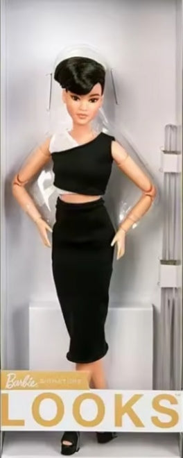 Barbie Signature Looks Doll dll tys