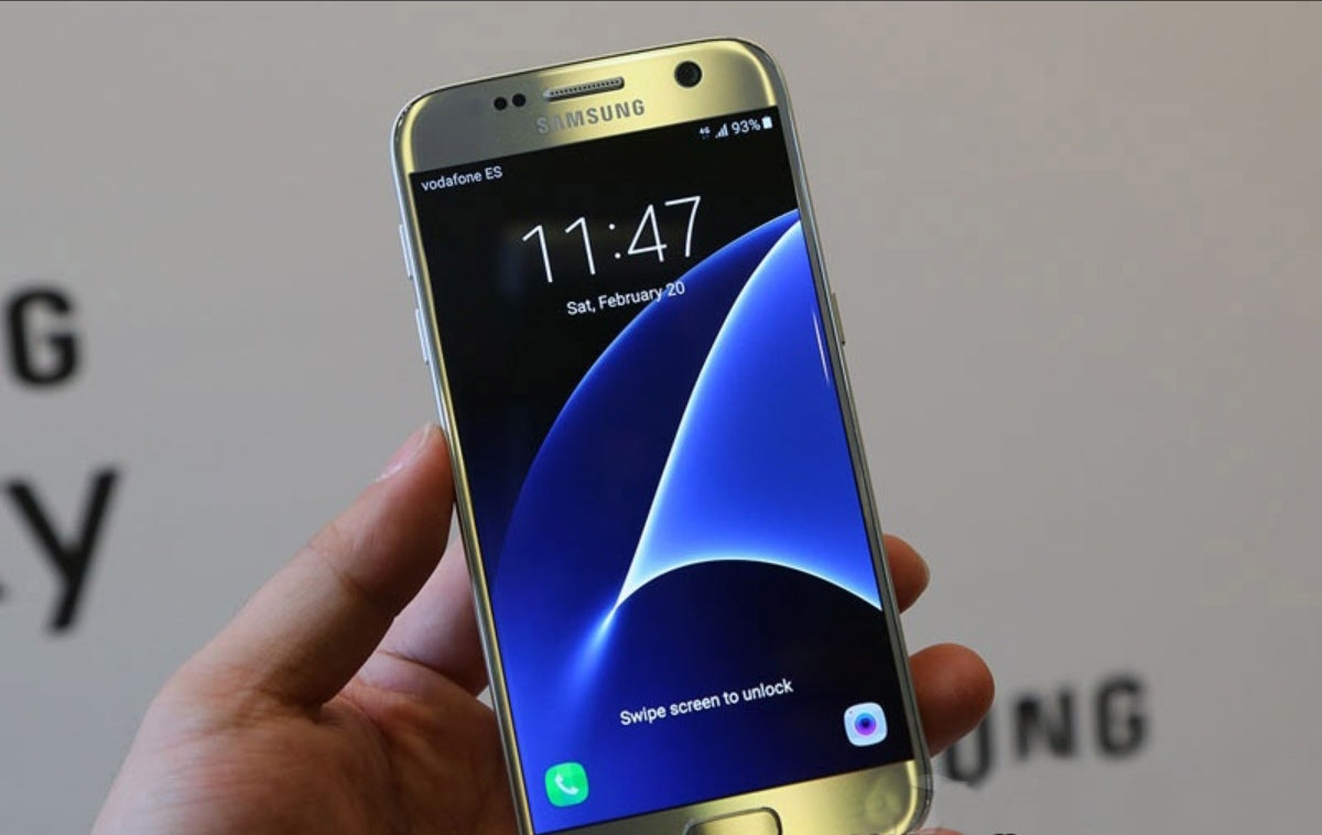 Samsung Galaxy S7 US Version Smartphone Fingerprint Unlock Function Dust Water & Scratch Resistant HD Screen Super/Fast Charging (Gold) Smartphone smp